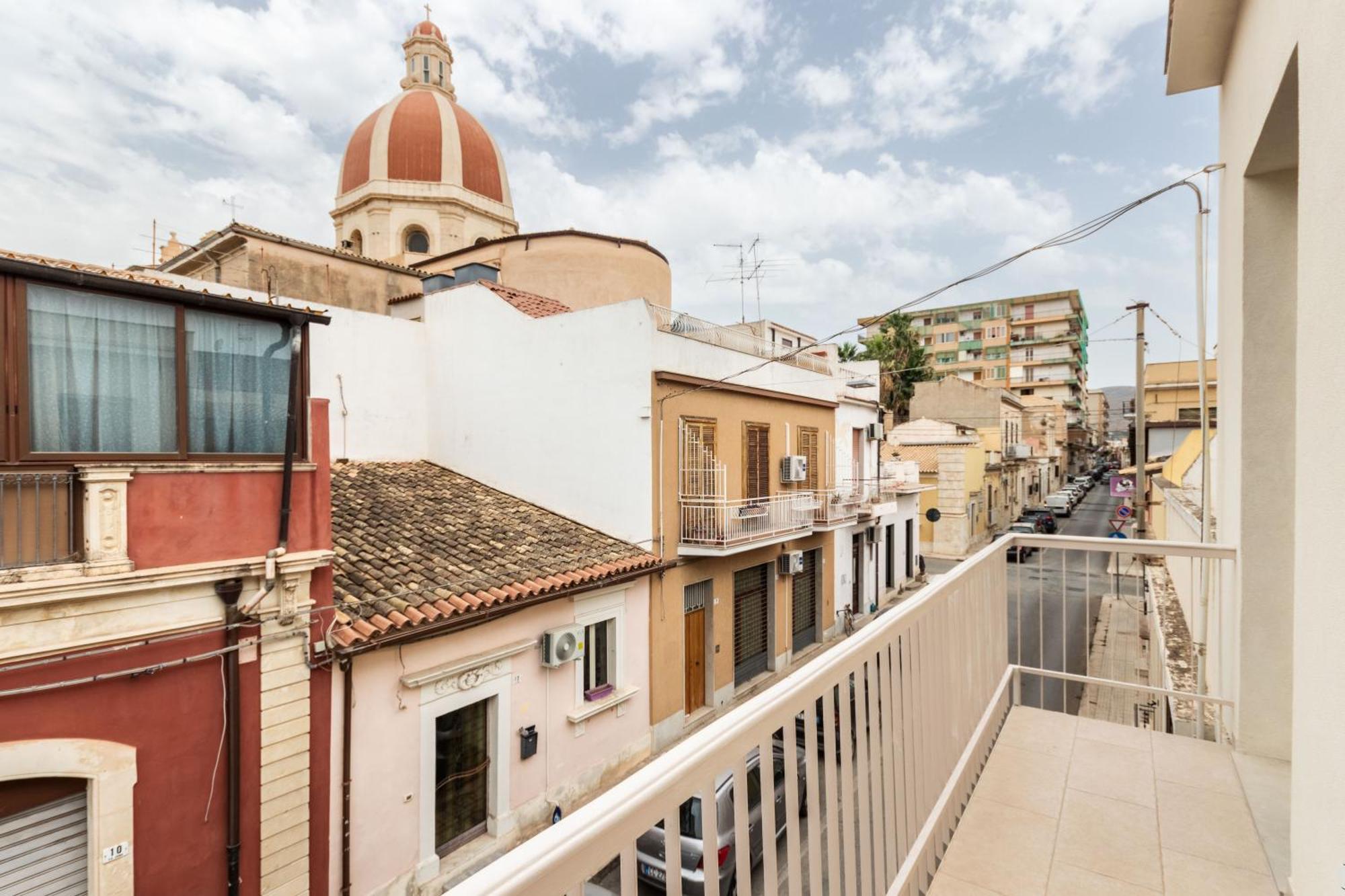 Dimo Luxury Apartment 2 Avola Bagian luar foto