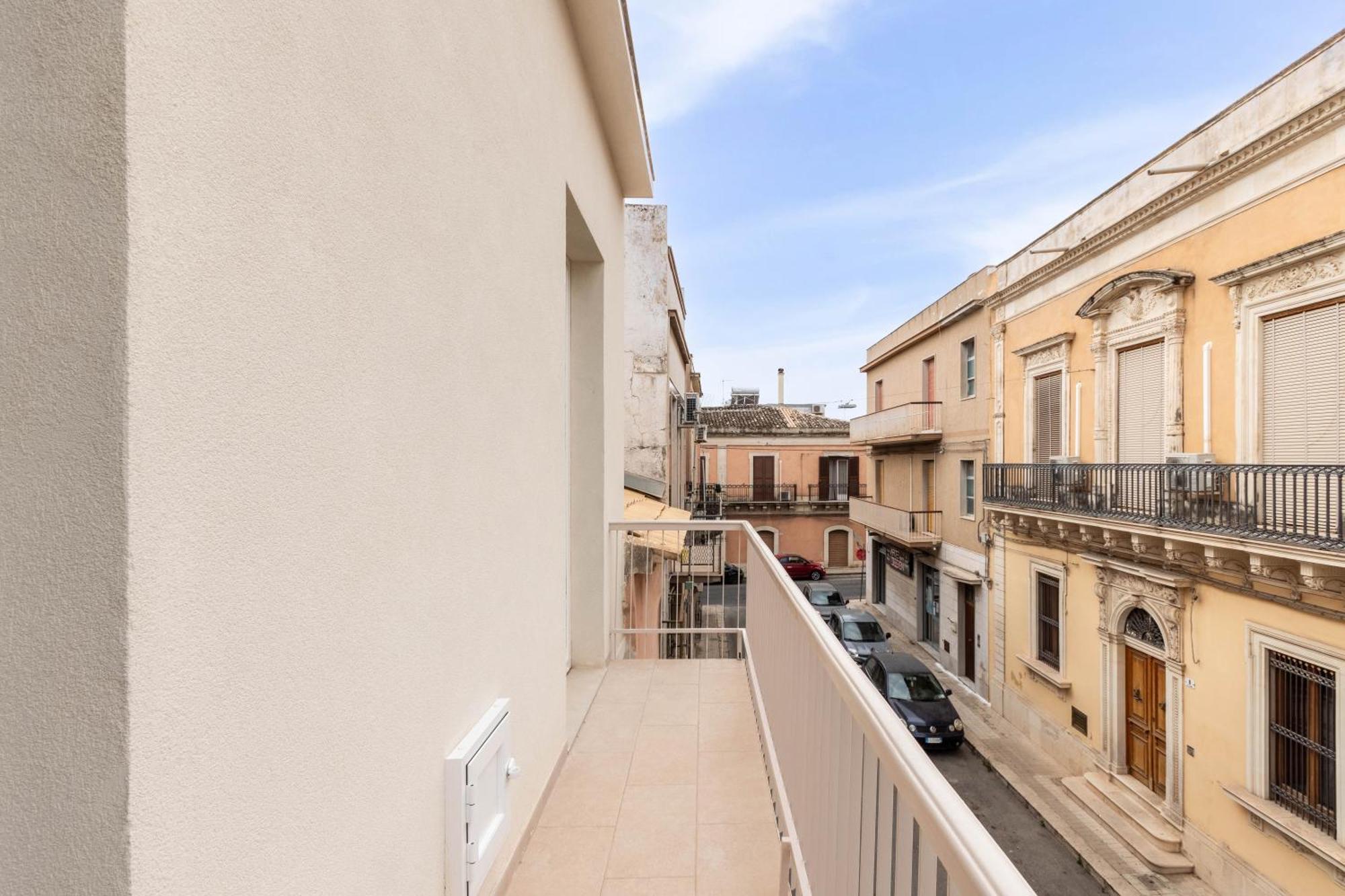 Dimo Luxury Apartment 2 Avola Bagian luar foto